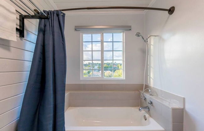 Stunning LA Luxury Retreat: Ideal for Work or Play - Foto 18