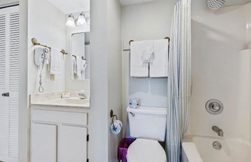 Ocean View / 7th Floor / Pool / Walk to Shopping & Dining / Ocean Trillium Condo #701 - Foto 19