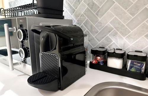 Gemütliches 2 Zimmer Ambient Apartment mit Queensize-Bett , Etagenbett& Schlafsofa in Alsternähe - Foto 20