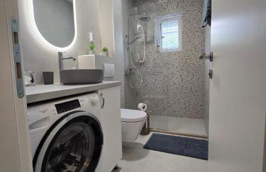 Two Bedroom Apartment with Sea View & Balcony - Foto 39