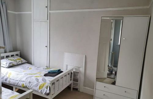 Mellte Avenue - Waterfalls House - Photo 12