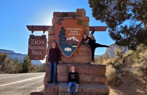 Log Cabin Zion Retreat. Walking distance to East Zion Trails - Photo 27