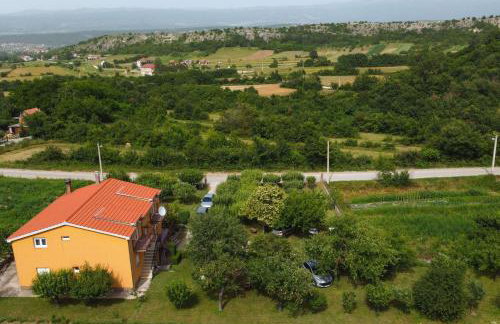 Apartments with parking space Sinj, Zagora - 23403 - Foto 2