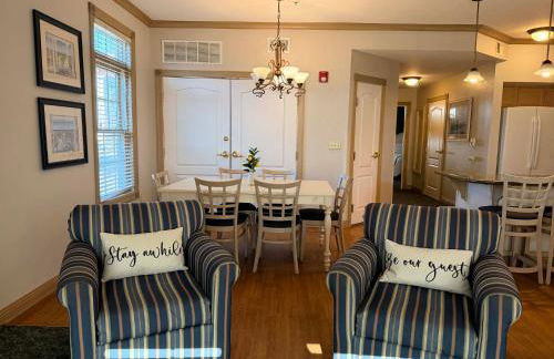 Beachfront Condo - Walk to Beach, Sunrise views - Photo 14