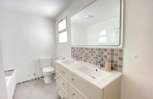 Townhouse w/sea view & garden - Photo 13