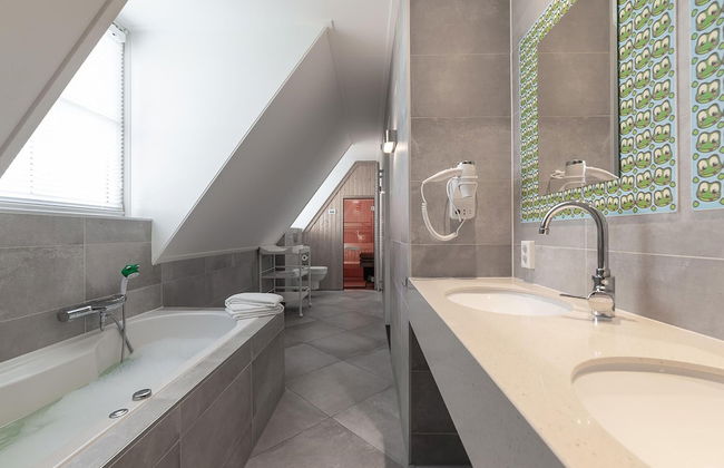 Holiday Home in Colijnsplaat by the Lake - Photo 14