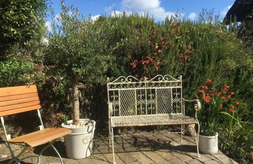 The Thatched Cottage - Photo 5