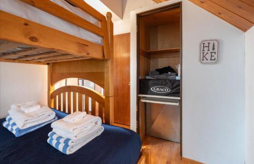 Bass Lake Chalet- A frame with hot tub/firepit - Foto 24