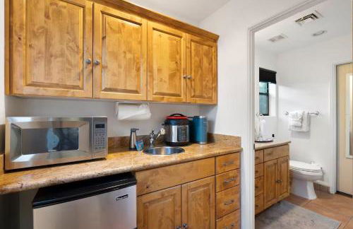 Red Rock Retreat with Hot Tub & New Pool Coming late March - Foto 43