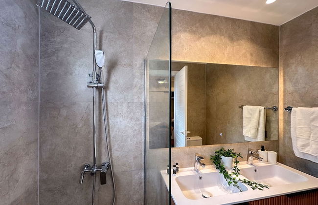 4 Bedroom Beach Penthouse w Private Rooftop - Foto 3