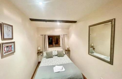 RURAL stone barn with Log Burner, tranquil setting - Foto 12