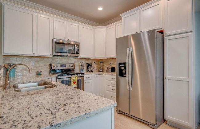 3 Beautiful 4 Bed 3 Bath Pool Home w Free Dock - Foto 15