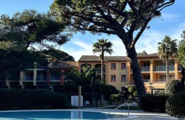 BERGERIE PLAGE Entièrement rénové Prestations Premium Baignoire Balnéo Clim Vue Piscine et parc - Foto 14