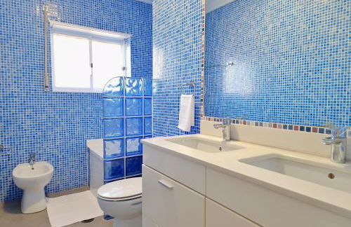 MBird Rosário Family House with Private Jacuzzi - Foto 60