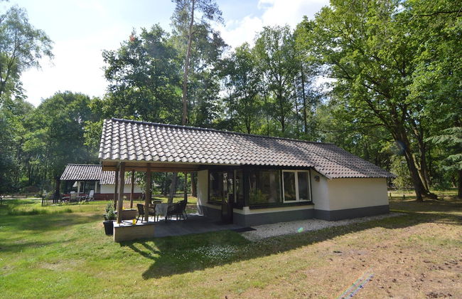 Detached Bungalow With Lovely Covered Terrace - Photo 28
