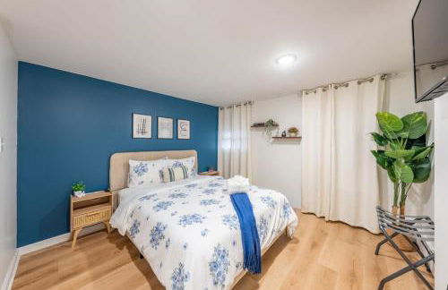 5BR 3BTH House, Steps to Bars, Dining, NYC Access with GameRm, Backyard with BBQ and Parking - Foto 21