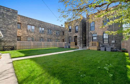 The Bentley Condotel, Heart of Walkers Point with Garage, Yard - Foto 39