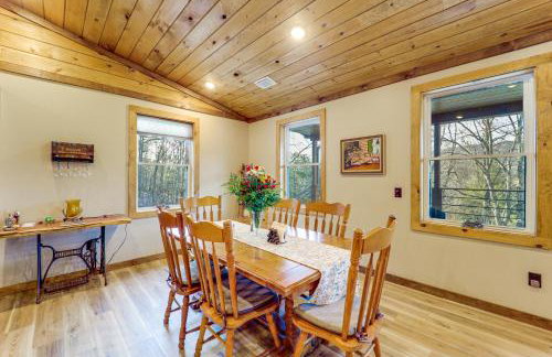 1 Mi to Watauga Lake! Modern & Rustic Mtn Hideaway - Photo 8