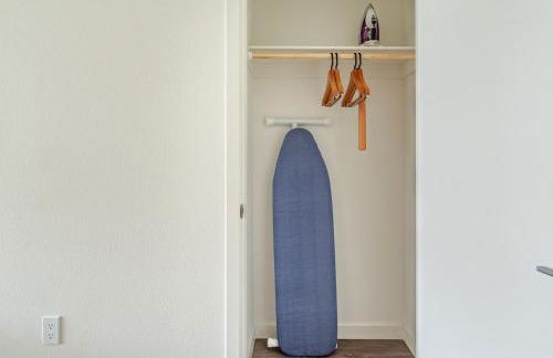 Blueground East Industrial pool AC nr park SFO-1850 - Foto 18