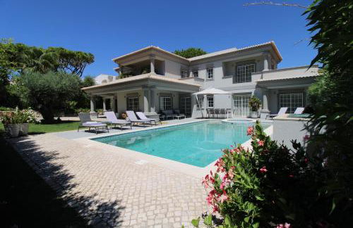 Charming Exceptional Golf Villa in Algarve - Photo 55