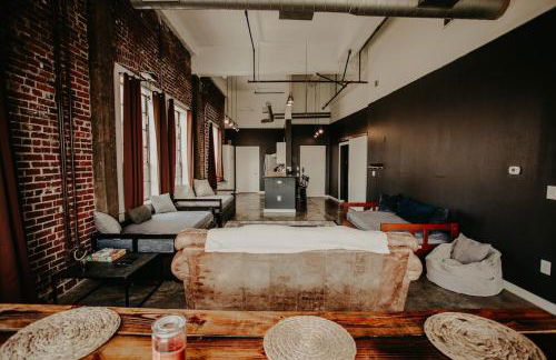 The Downtown Bungalow Loft - Foto 1