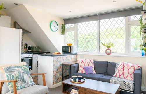 #10 Cozy Studio- Near NEC & BHX - Sleeps 2 - " Perfect for Business Traveler and Couples - Free Parking" - Foto 13