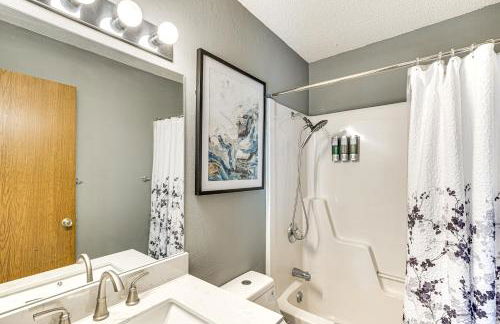 Lakefront Osage Beach Condo with Balcony and Pool - Photo 15