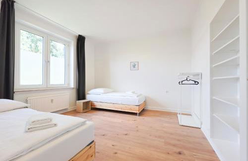 Tolstov Apartments - 3 Room Apartments - Kitchen - Balcony - 5 min to Messe DUS - Foto 14