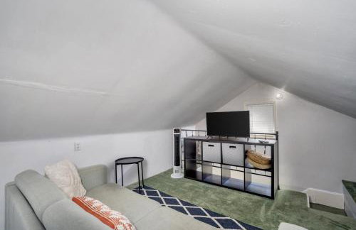 Cozy Cottage In The Heart Of Hyde Park 1 Bedroom Home by RedAwning - Photo 31