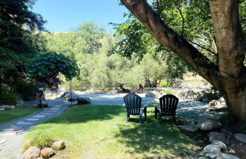 Sequoia Cabin by the River - Photo 3