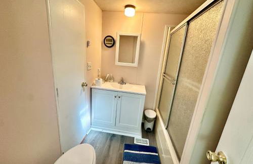 Aquahouse is an Adorable 1 Bed 1 Bath Beach Bungalow just steps from the ocean! - Foto 7