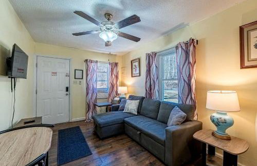 Quaint Cozy Cottage Perfect for a Peaceful Getaway in West Virginia - Foto 9