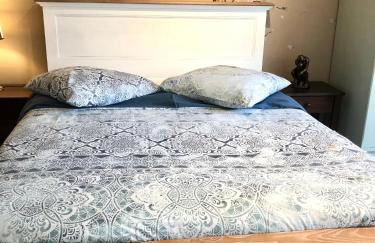 BedinReims "burgundy bottle" 110m2 Exceptional, 4 chambres doubles, 2 bain, free park & wifi, tout équipé - Foto 17