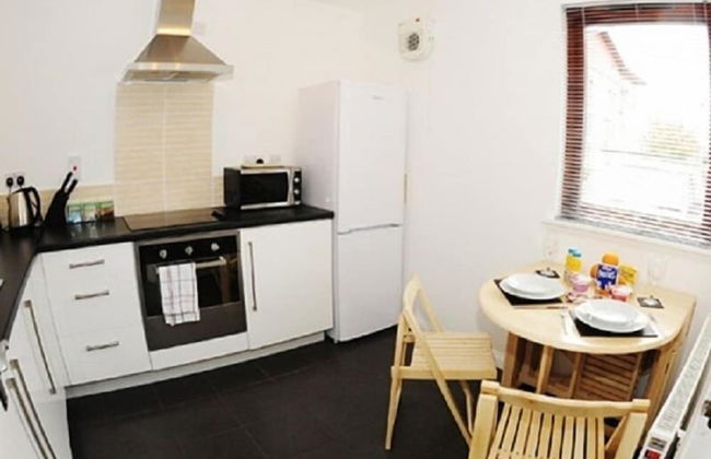 Aberdeen Serviced Apartments - Bloomfield - Photo 11