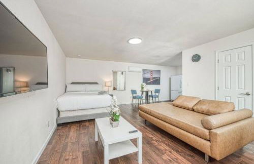 Totally New Awesome North Fresno Back Studio - Foto 1