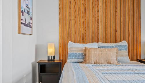 ☆Live on the Water! Lake Palmetto Palm w/ Patio - 10Min to Downtown & Beaches☆ - Foto 5