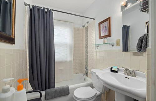 Bo’s 3BR Retreat • Hot Tub • Sauna • Den Suite - Foto 17