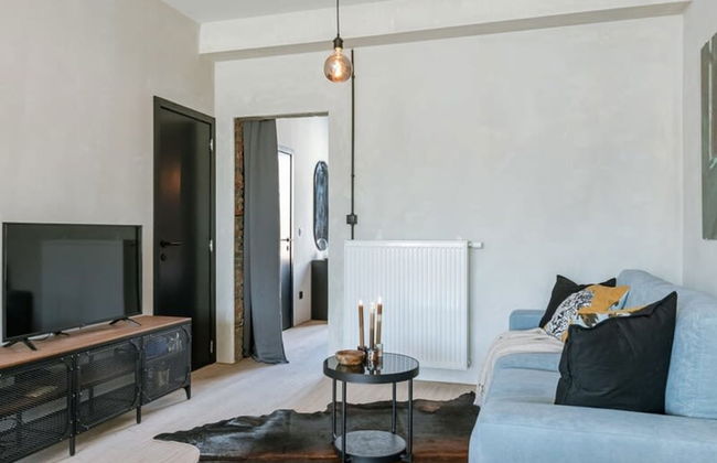 Industrial Apartment With Terrace in Antwerp - Photo 11