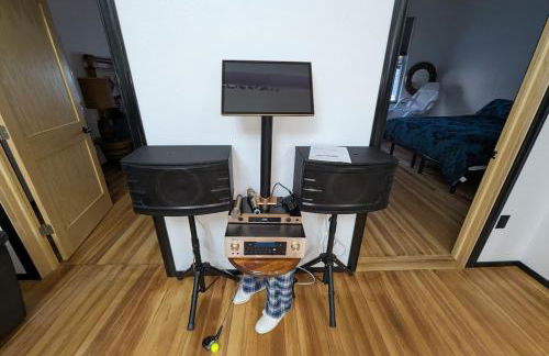 The Upstairs Escape - Foto 1