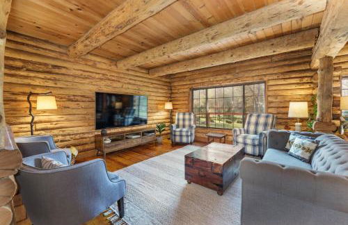 Log Cabin sleeps 20 with hot tub, EV Charger, firepit - Foto 21