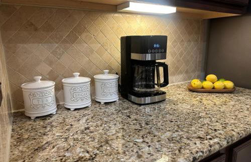 Cozy 4bdrm 3bath Home in The Woodlands - Photo 13