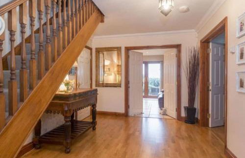 Spacious Home, 6 large bedrooms, full sky package, sleeps 14 - Foto 7