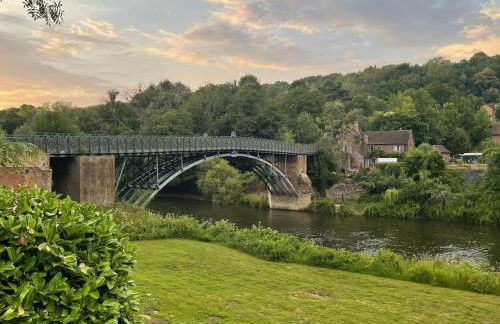 Carriage 2 - Coalport Station Holidays - Foto 9