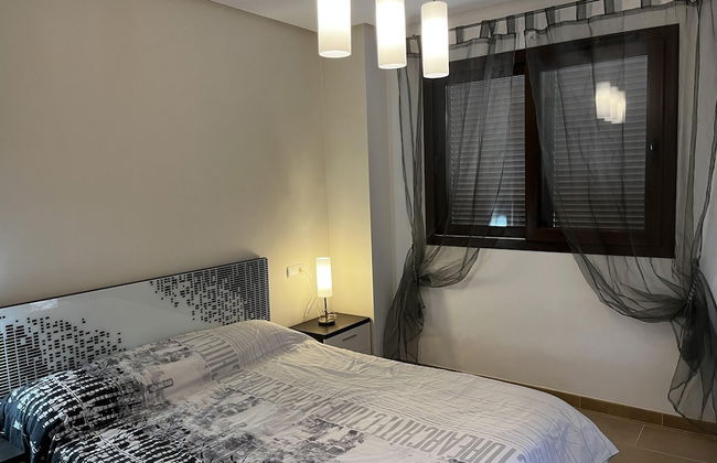 2 Room, Sleeps 4, Parking, 4 Pools, Sea 1st Line - Foto 2