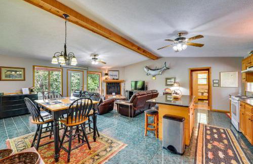 Flippin Home with Fire Pit Walk to White River! - Foto 7