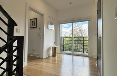 Modern Lakeview Home with Private Dock Sleeps 5 - Foto 41