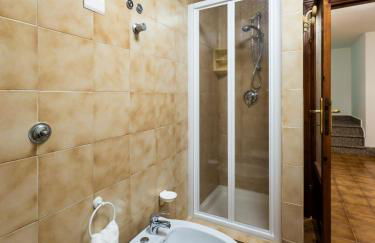 Casa Olivia - Casa indipendente nel centro di Cannigione a 3 minuti a piedi dal lungomare, 5 minuti a piedi dalla spiaggia più vicina e vicinissima alle spiagge più belle della Costa Smeralda - Foto 12