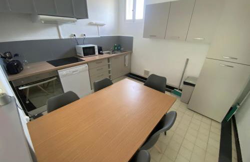 Fabuleux T3 climatisé de 85 m2, situé au calme avec grand parking gratuit privé ,Fibre wifi - Foto 2