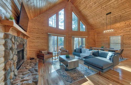 Charming & Cozy Chalet; Minutes to Shanty Creek! - Foto 15