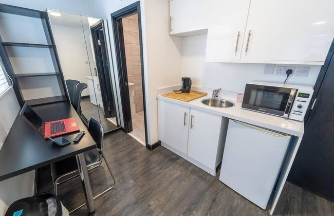 Large Studio Available on First Floor! - Foto 7